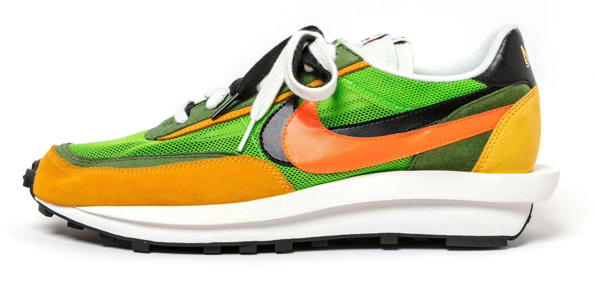 nike con etichetta