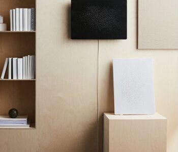 IKEA e Sonos arricchiscono la serie SYMFONISK con un altoparlante WiFi con cornice