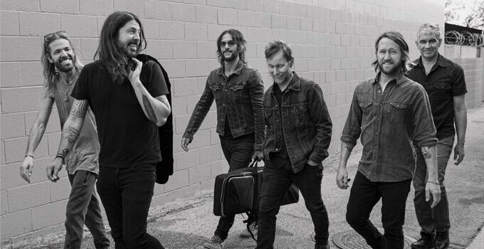 I Foo Fighters annunciano il loro nuovo album "The Essential Foo Fighters"